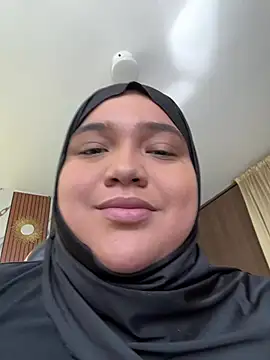Snapshot of sweetmuslim01 chatting on June 23, 7:01 pm sweetmuslim01 online show from June 23, 7:01 pm