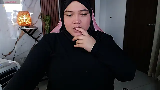 Snapshot of sweetmuslim01 chatting on July 13, 9:39 pm sweetmuslim01 online show from July 13, 9:39 pm