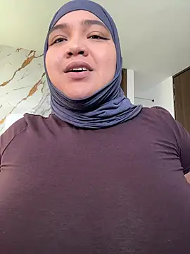 Snapshot of sweetmuslim01 chatting on July 16, 7:20 pm sweetmuslim01 online show from July 16, 7:20 pm