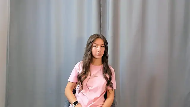 Snapshot of OtiliaNatiello chatting on November 8, 9:20 am OtiliaNatiello online show from November 8, 9:20 am