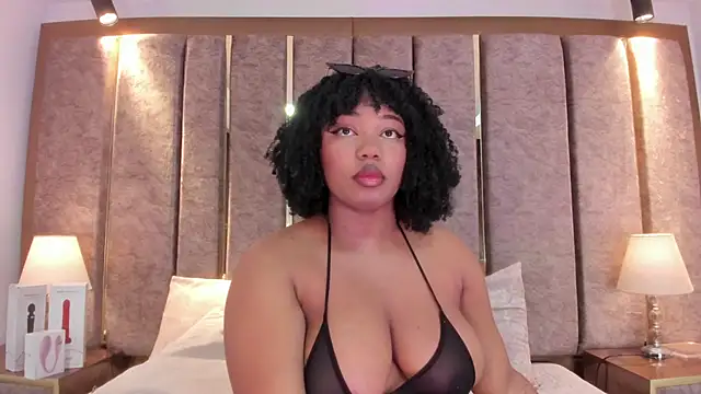 Snapshot of BrendaFernandez_ chatting on April 12, 1:27 pm BrendaFernandez online show from April 12, 1:27 pm