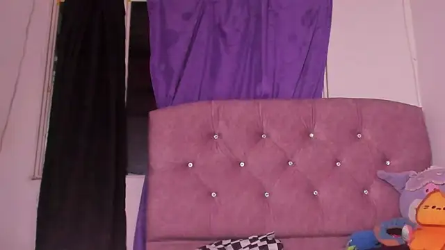 amy  a online show from December 18, 5:24 am