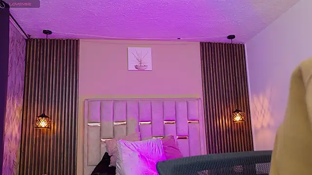 Un Sluttyy online show from January 7, 12:07 pm