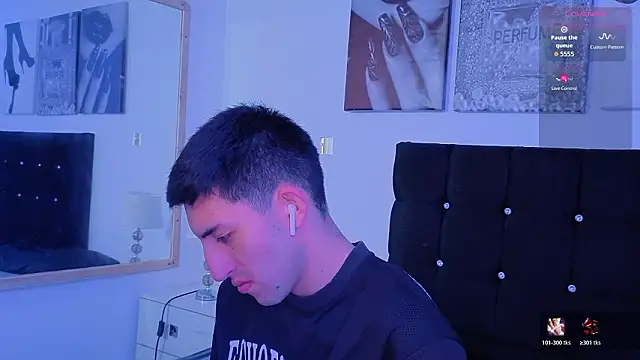 Un Sluttyy online show from March 4, 11:38 am