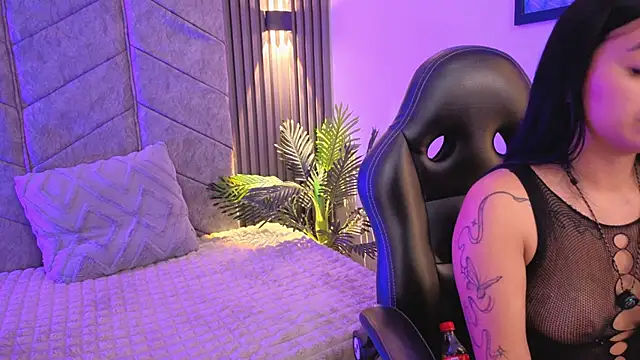 AuroraLanee  online show from November 8, 7:19 am