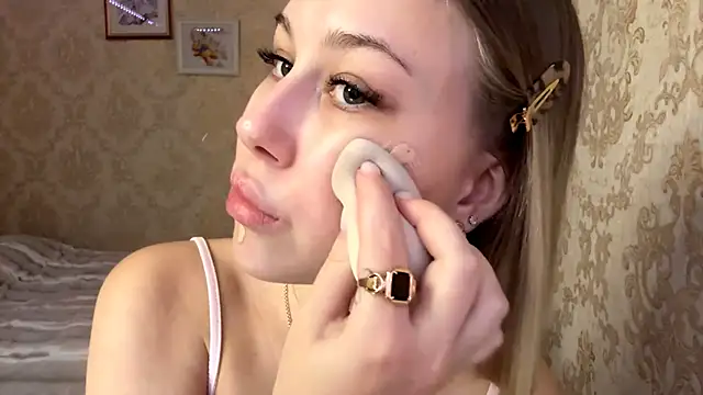 Snapshot of Rose_Lachrymose chatting on November 7, 12:49 pm Rose Lachrymose online show from November 7, 12:49 pm