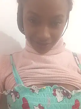 Snapshot of Aliis_Love chatting on January 17, 10:02 pm Aliis Love online show from January 17, 10:02 pm