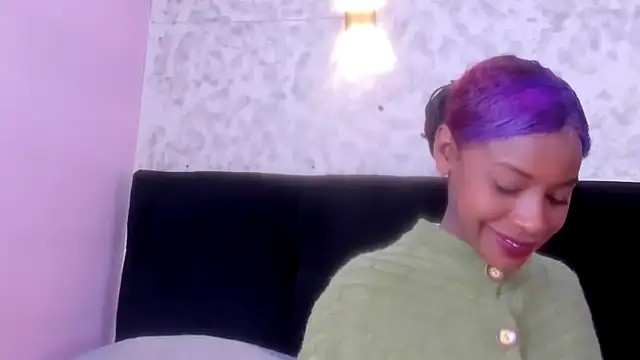 Snapshot of Aliis_Love chatting on February 11, 1:27 pm Aliis Love online show from February 11, 1:27 pm