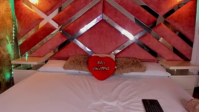 Lily Queen30 online show from December 14, 8:02 pm