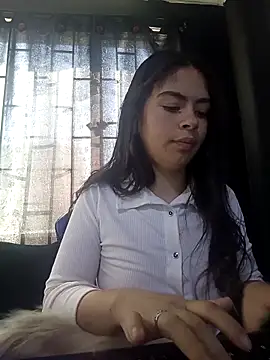 emilygrooe online show from February 10, 2:21 pm