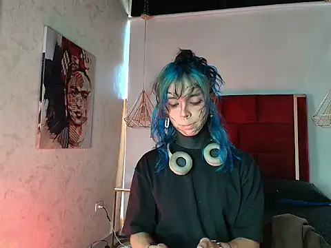 Snapshot of luxiel_ chatting on April 24, 9:17 pm luxiel online show from April 24, 9:17 pm