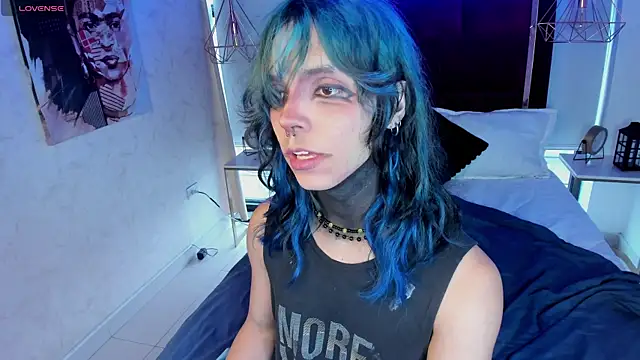 Snapshot of luxiel_ chatting on June 9, 9:15 pm luxiel online show from June 9, 9:15 pm