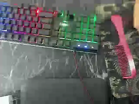 Snapshot of raccon_master chatting on November 8, 1:39 am raccon master online show from November 8, 1:39 am