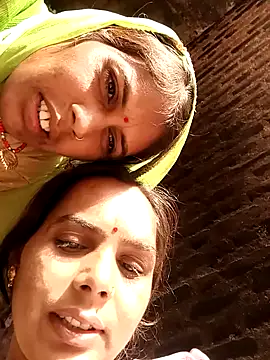 Snapshot of CUTE_V_SEXY chatting on November 9, 3:27 am CUTE V SEXY online show from November 9, 3:27 am