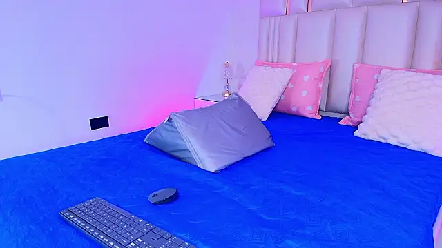 alanarose18 online show from February 10, 7:18 pm