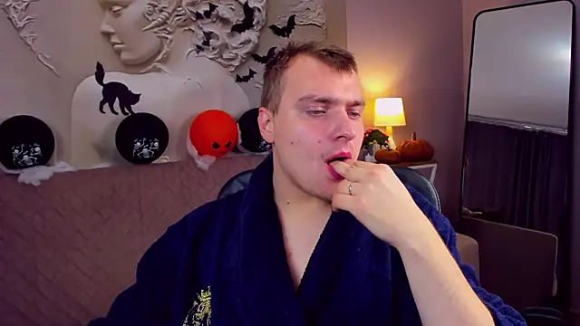 Snapshot of ArchieHolmes chatting on November 9, 4:00 am ArchieHolmes online show from November 9, 4:00 am