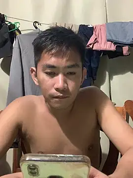 Snapshot of denzkylexx chatting on June 23, 3:32 pm denzkylexx online show from June 23, 3:32 pm