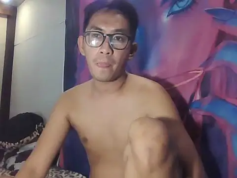 Snapshot of denzkylexx chatting on June 25, 4:45 am denzkylexx online show from June 25, 4:45 am