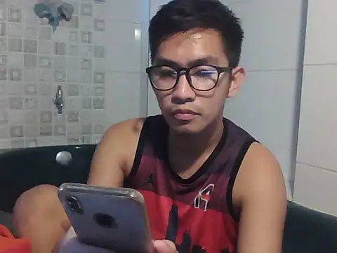 Snapshot of denzkylexx chatting on July 8, 4:50 am denzkylexx online show from July 8, 4:50 am