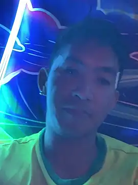 Snapshot of denzkylexx chatting on July 17, 1:29 pm denzkylexx online show from July 17, 1:29 pm