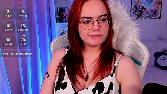 Snapshot of Lily__Evans chatting on February 20, 7:10 am Lily Evans online show from February 20, 7:10 am