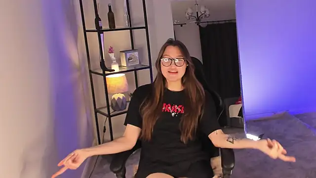 Snapshot of Anjelinaro chatting on November 7, 2:39 pm Anjelinaro online show from November 7, 2:39 pm