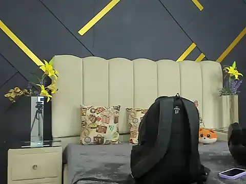 ShanellDiaz  online show from February 19, 2:51 am