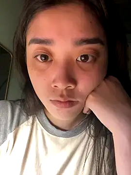 Snapshot of Lynn-122 chatting on November 8, 12:33 am Lynn-122 online show from November 8, 12:33 am