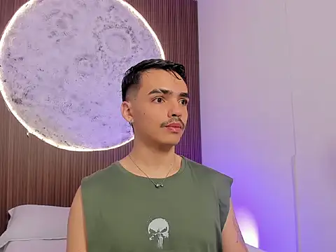 NicoKingg  online show from March 1, 12:40 pm