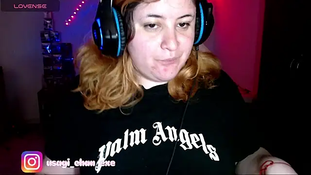 PixelAurora online show from November 26, 5:58 pm