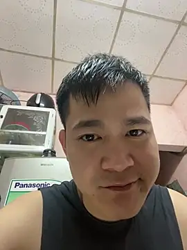 momne7799 online show from March 19, 1:59 pm