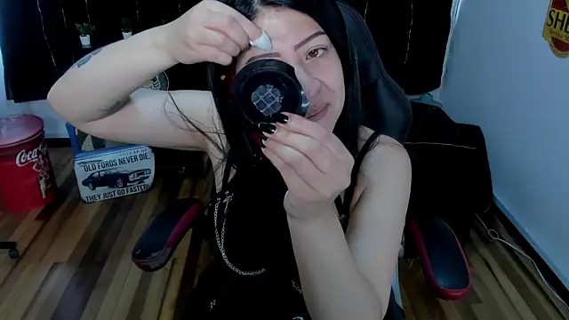 Snapshot of Halley_Ravenn chatting on July 17, 4:23 pm Halley Ravenn online show from July 17, 4:23 pm
