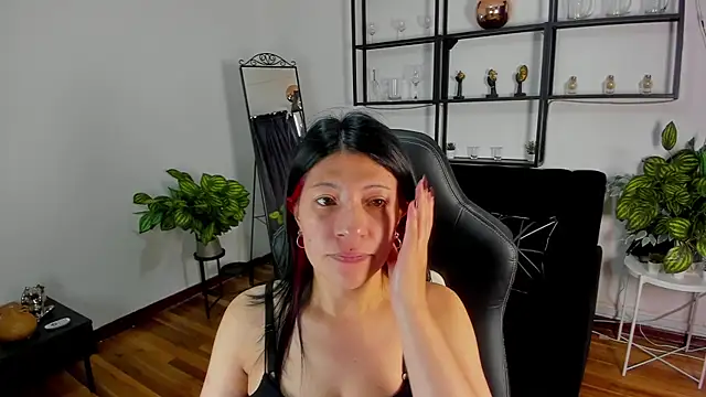 Snapshot of Halley_Ravenn chatting on August 2, 2:37 pm Halley Ravenn online show from August 2, 2:37 pm
