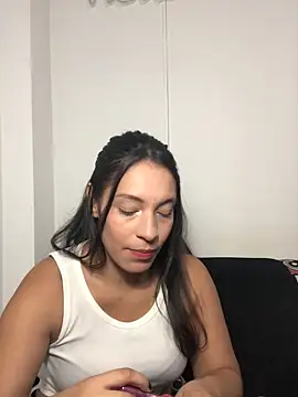 Snapshot of Vianca_Costt chatting on May 22, 2:22 pm Vianca Costt online show from May 22, 2:22 pm
