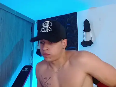 Snapshot of adam_keith chatting on December 2, 6:36 pm adam keith online show from December 2, 6:36 pm