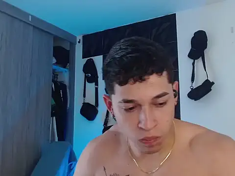 Snapshot of adam_keith chatting on December 3, 2:04 pm adam keith online show from December 3, 2:04 pm