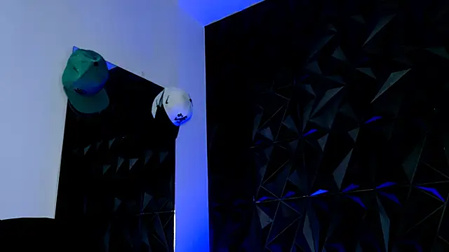 Maxwell Dupont online show from November 20, 8:08 pm