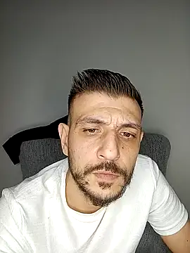 Snapshot of Red_dewilll chatting on November 7, 11:27 pm Red dewilll online show from November 7, 11:27 pm