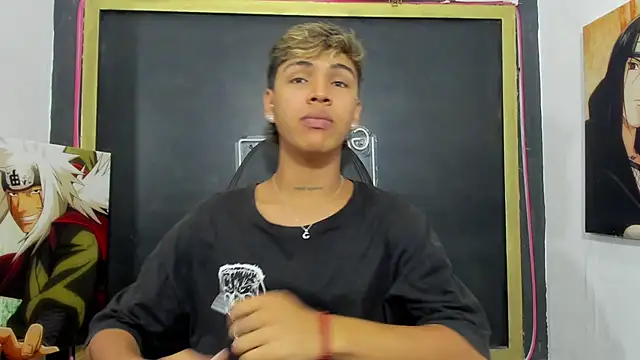 Timmy Kiing  online show from December 5, 8:27 pm