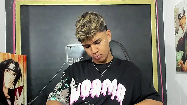 Timmy Kiing  online show from December 14, 9:19 pm