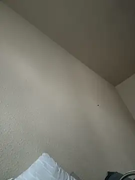 Snapshot of CrookedBeaut chatting on March 3, 2:34 pm CrookedBeaut online show from March 3, 2:34 pm