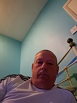 Snapshot of Tyson120 chatting on April 4, 1:37 am Tyson120 online show from April 4, 1:37 am