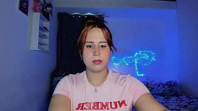Snapshot of Sofiababyy chatting on July 17, 6:13 pm Sofiababyy online show from July 17, 6:13 pm