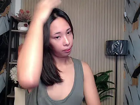 YumsSantos online show from March 11, 5:57 am