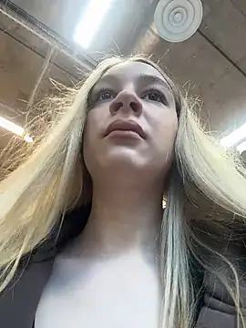 SashaCatt online show from April 17, 8:17 am