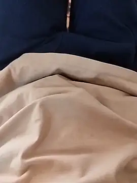 Snapshot of theunq chatting on November 8, 10:26 am theunq online show from November 8, 10:26 am