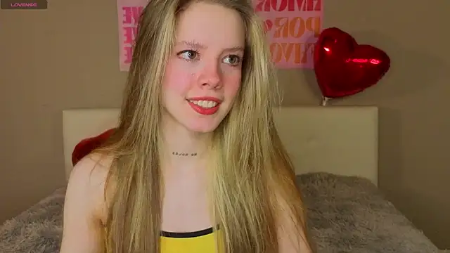 TiffinyMergist online show from February 20, 7:03 pm