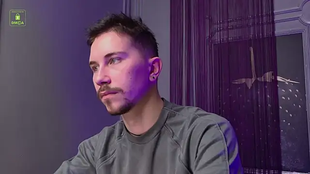 Snapshot of IskellaEvans chatting on November 17, 8:14 pm IskellaEvans online show from November 17, 8:14 pm