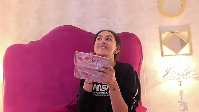 EllaEvanz online show from February 28, 2:40 pm