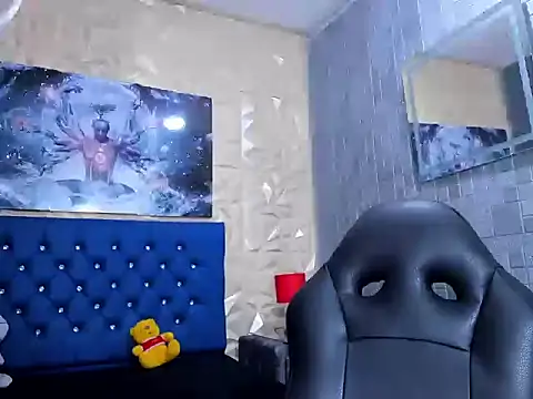 ElanGiraldo online show from March 31, 10:21 pm